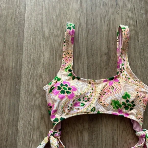 NWT AERIE Pink Floral Paisley One Piece Swimsuit Size‎ XS - Picture 5 of 8